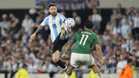 Lionel Messi durante el partido entre Argentina y Bolivia de las eliminatorias mundialistas.