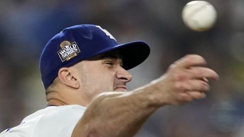 Los Angeles Dodgers starting pitcher Jack Flaherty throws against the New York Yankees during the sixth inning in Game 1 of the baseball World Series, Friday, Oct. 25, 2024, in Los Angeles. (AP Photo/Godofredo A. Vásquez)