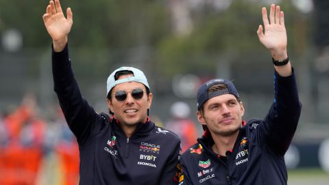 Los pilotos de la escudería Red Bull, Sergio "Checo" Pérez y Max Verstappen durante el fin de semana del Gran Premio de México.