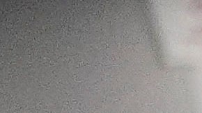 Votantes llenan sus boletas durante la votación anticipada en persona en la Junta Electoral del condado de Hamilton, en Cincinnati.