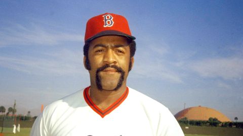 El ex lanzador cubano Luis Tiant ayudó a los Boston Red Sox a ganar la Serie Mundial en 1975.