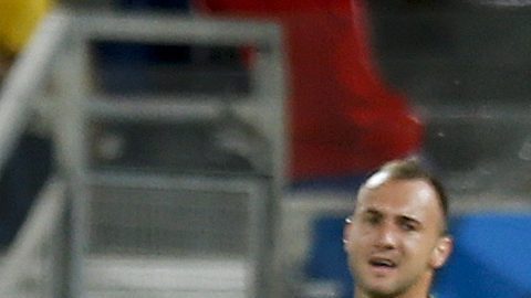 Jorge Valdivia celebra un gol durante la Copa del Mundo de Brasil 2014.