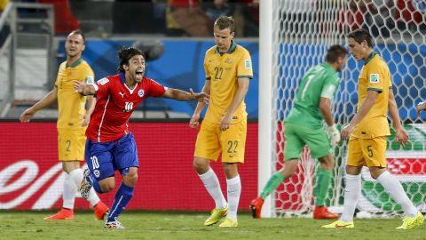 Jorge Valdivia celebra un gol durante la Copa del Mundo de Brasil 2014.