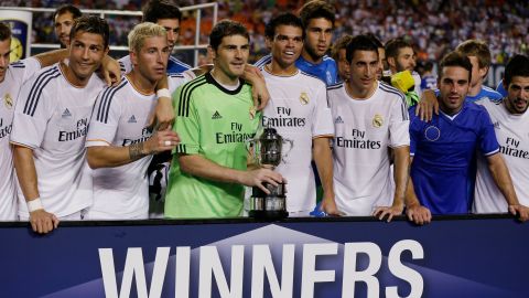 Iker Casillas, al centro, ve con buenos ojos que se disputen partido del campeonato español en Estados Unidos.