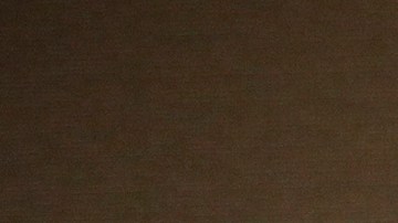 En esta foto del 6 de diciembre de 2018, un defensor y sobreviviente de abuso sexual mira fotos de sacerdotes católicos acusados ​​de conducta sexual inapropiada en una conferencia de prensa en Orange, California.