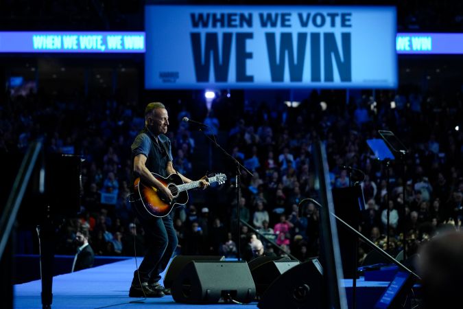 Bruce Springsteen y otros artistas reconocidos han participado en los eventos "Cuando votamos, ganamos".