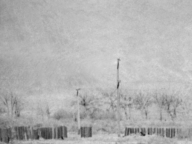 Esta fotografía del 23 de marzo de 1942 muestra a los primeros que llegaron a un campamento de japoneses establecido en Owens Valley en Manzanar, California, bajo la Ley de Enemigos Extranjeros.