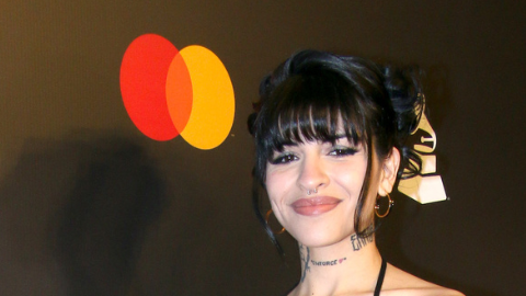 Cazzu desmiente a Ángela Aguilar sobre Christian Nodal
