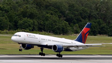 No se reportaron heridos entre los 261 pasajeros y los nueve miembros de la tripulación de Delta Airlines.