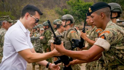 Entrega de armas en Ecuador