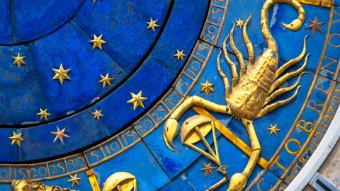 Escorpio es un signo que simpatiza y rivaliza con los signos del zodiaco.