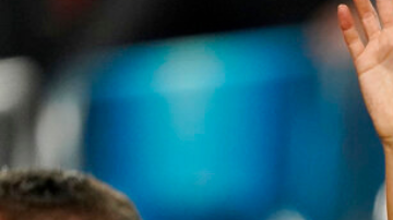 Gisele Bündchen saluda a la multitud después del partido de fútbol NFL Super Bowl 55 entre los Tampa Bay Buccaneers y los Kansas City Chiefs, el domingo 7 de febrero de 2021, en Tampa, Florida.