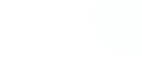 Kamala Harris consuela a los residentes durante su visita a una zona afectada por el huracán Helene en Augusta, Georgia.