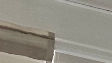 Lorena Menutti contenta por abrir su negocio de belleza.