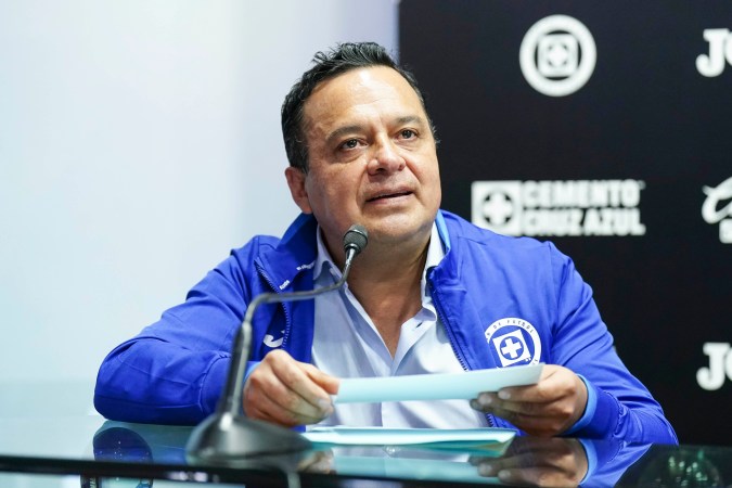 Ciudad de México, 23 de febrero de 2023. Víctor Velázquez, durante la presentación de Ricardo Ferretti "Tuca" como nuevo director técnico de la Máquina Celeste del Cruz Azul para el torneo Clausura 2023 de la Liga BBVA MX, celebrada en La Noria. Foto: Imago7/ Rafael Vadillo