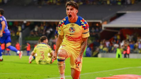 Alejandro Zendejas con la camiseta del Club América.