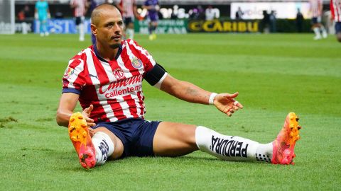 Javier Hernández "Chicharito" en lamento, durante el partido correspondiente a la jornada 4 del torneo Apertura 2024 de la Liga BBVA MX, entre las Chivas rayadas de Guadalajara y los Cañoneros de Mazatlán FC, celebrado en el estadio Akron.