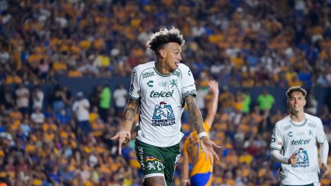 Jhonder Cádiz durante el partido correspondiente a la jornada 10 del torneo Apertura 2024 de la Liga MX entre los Tigres de la UANL y el Club León realizado en el Estadio Universitario.