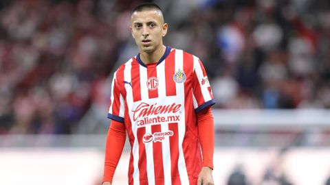 Roberto Alvarado, jugador de las Chivas de Guadalajara.