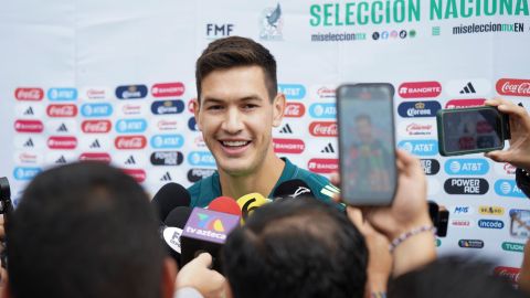 Ciudad de México, 8 de octubre de 2024. Ozziel Herrera y César Montes, durante una zona mixta previo a los partidos amistosos de la Selección Nacional de México contra el Valencia CF y Estados Unidos, celebrada en el Centro de Alto Rendimiento de la FMF. Foto: Imago7/