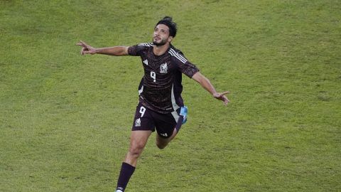 Zapopan, Jalisco, 15 de octubre de 2024. Raúl Jiménez en festejo de gol , durante un partido amistoso internacional, entre la Selección Nacional de México y la Selección de Estados Unidos, celebrado en el estadio Akron. Foto: Imago7/Sebastian Laureano Miranda