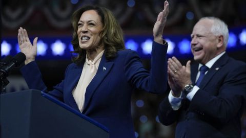 Kamala Harris y Tim Walz