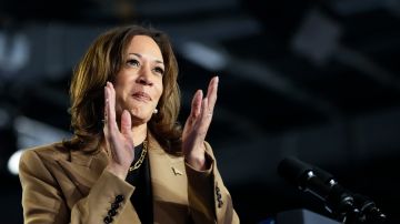 En encuentro con latinos, Harris llama “dictador” a Trump y reconoce que el sistema de inmigración “está roto”