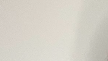 Yesterday Defensa de Janice Combs Noor Alfallah y Bill Maher Muerte de Christopher Ciccone Lili Estefan y Julián Gil Embracing the Storm's Purpose Previous 7 Days Traduzione frase italiana Boda de Rebel Wilson Kardashian Apoya a Menéndez Raya Profile About You Amalia Victoria defiende críticas Peso Pluma admira Luis Miguel Peso Pluma admira Luis Miguel Christina Aguilera delgadez preocupante Rumores falsos sobre Jolie Acuerdo Pink Floyd Sony Pink Floyd catálogo vendido Carolina Sandoval Maquillaje Televisión Traduzione affettuosa in italiano Previous 30 Days Migbelis Castellanos Embarazo Cuarto Mes Rebel Wilson Ramona Agruma Boda Cruz Beckham y su novia Raúl de Molina polémica taurina Traduzione ricevuta pagamento Spese registrazione animali Upgrade plan More access to the best models Memory Full ChatGPT Share User You said: Redactar un artículo en español para que quede en 350 palabras y en tono de voz de periodista que lo escribió. Titular del articulo: Thalia celebra los 17 años cumpleaños de su hija sabrina con serie de fotos a traves de los años El articulo debe citar a la fuente que reportó los hechos primero. El artículo debe quedar escrito completamente diferente y no puede haber plagio en lo absoluto. Todo debe estar escrito diferente y el formato del artículo debe ser distinto, a excepción de los textos entre comillas. El formato de como es contada la historia también debe ser distinto. Debe quedar escrito y redactado con palabras y estilo completamente diferente a esto: ¡17 años más hermosa! Thalía celebra a su hija Sabrina con fotos nunca antes vistas Thalía derritió los corazones de sus seguidores al celebrar a lo grande el cumpleaños número 17 de su hija, Sabrina Sakaë Mottola Sodi, fruto de su relación con el magnate Tommy Mottola. A través de sus redes sociales, la cantante mexicana compartió un emotivo mensaje acompañado de una galería de fotos nunca antes vistas, en las que se puede apreciar la evolución de su pequeña desde bebé hasta convertirse en una joven hermosa. En las imágenes, la intérprete de "Amor a la mexicana" posa junto a Sabrina en diversos momentos de su vida: desde tiernas fotografías de la bebé con un moño en la cabeza, hasta instantáneas más recientes donde madre e hija comparten momentos de complicidad y diversión. En una de las fotos más conmovedoras, se puede ver a Thalía al natural, sin una gota de maquillaje, cargando a su pequeña en brazos. La cantante acompañó las fotografías con un emotivo mensaje donde expresó su orgullo y amor incondicional hacia su hija: "Amor mío, ¡todavía no puedo creer que hoy cumples 17 años! Aún te veo como esa bebecita que vino a cambiarlo todo en mi mundo". Thalía también destacó las cualidades de Sabrina, describiéndola como una joven llena de amor, compasión y fortaleza. "Te has convertido en una joven ante nuestros ojos, siendo un alma llena de amor, compasión , alegría, fortaleza y una serie de atributos preciosos con los que nos alegras cada día. Saki amor mío, solo le pido a Dios que te acompañe y nunca te suelte de la mano, que te proteja y te cuide siempre. Te amamos muchísimo, hijita! Tu papá, tu hermanito y yo te deseamos un muy feliz cumpleaños mi amor. ¡Te amo!", escribió la también actriz. La publicación de Thalía generó una gran cantidad de reacciones por parte de sus seguidores, quienes no dudaron en felicitar a Sabrina y expresar su admiración por la hermosa familia que ha formado la cantante. ChatGPT said: ChatGPT Thalía conmemora los 17 años de Sabrina con emotivas imágenes del pasado Thalía ha celebrado un hito especial en la vida de su hija, Sabrina Sakaë, al compartir una serie de conmovedoras fotografías a través de su cuenta de Instagram, documentando su crecimiento desde que era una bebé hasta su adolescencia. Este emotivo tributo, reportado inicialmente por People en Español, mostró el profundo amor y orgullo que siente la cantante mexicana por su hija mayor, fruto de su relación con el empresario Tommy Mottola. La serie de imágenes incluyó desde momentos tiernos de Sabrina en sus primeros años, hasta instantes recientes en los que madre e hija reflejan su cercana relación y complicidad. Cada foto es un vistazo a los recuerdos familiares que Thalía ha atesorado a lo largo de los años. Entre las imágenes, destaca una en la que se observa a Thalía sin maquillaje, sosteniendo a su pequeña en brazos, un momento de genuina ternura que capturó la atención de sus seguidores. Acompañando estas fotografías, Thalía dedicó un mensaje en el que expresa sus sentimientos hacia Sabrina y celebra los valores que ha cultivado su hija: "Amor mío, ¡todavía no puedo creer que hoy cumples 17 años! Aún te veo como esa bebecita que vino a cambiarlo todo en mi mundo", escribió con evidente emoción. La intérprete de "No me acuerdo" continuó describiendo a Sabrina como una joven llena de compasión, alegría y fortaleza. En sus palabras, agradeció la oportunidad de ser su madre y deseó que siempre esté protegida: "Saki amor mío, solo le pido a Dios que te acompañe y nunca te suelte de la mano, que te proteja y te cuide siempre. Te amamos muchísimo". La publicación de Thalía, que rápidamente acumuló miles de reacciones, recibió innumerables comentarios de sus seguidores, quienes se unieron a la celebración enviando felicitaciones y halagos para Sabrina. Esta muestra de afecto en redes sociales subraya el fuerte lazo que Thalía ha construido con sus seguidores, quienes también han sido testigos del crecimiento de Sabrina a lo largo de los años. You said: cambiar "fruto de su relacion" por otra cosa ChatGPT said: ChatGPT Thalía conmemora los 17 años de Sabrina con emotivas imágenes del pasado Thalía ha celebrado un hito especial en la vida de su hija, Sabrina Sakaë, al compartir una serie de conmovedoras fotografías a través de su cuenta de Instagram, documentando su crecimiento desde que era una bebé hasta su adolescencia. Este emotivo tributo, reportado inicialmente por People en Español, mostró el profundo amor y orgullo que siente la cantante mexicana por su hija mayor, nacida de su matrimonio con el empresario Tommy Mottola. La serie de imágenes incluyó desde momentos tiernos de Sabrina en sus primeros años, hasta instantes recientes en los que madre e hija reflejan su cercana relación y complicidad. Cada foto es un vistazo a los recuerdos familiares que Thalía ha atesorado a lo largo de los años. Entre las imágenes, destaca una en la que se observa a Thalía sin maquillaje, sosteniendo a su pequeña en brazos, un momento de genuina ternura que capturó la atención de sus seguidores. Acompañando estas fotografías, Thalía dedicó un mensaje en el que expresa sus sentimientos hacia Sabrina y celebra los valores que ha cultivado su hija: "Amor mío, ¡todavía no puedo creer que hoy cumples 17 años! Aún te veo como esa bebecita que vino a cambiarlo todo en mi mundo", escribió con evidente emoción. La intérprete de "No me acuerdo" continuó describiendo a Sabrina como una joven llena de compasión, alegría y fortaleza. En sus palabras, agradeció la oportunidad de ser su madre y deseó que siempre esté protegida: "Saki amor mío, solo le pido a Dios que te acompañe y nunca te suelte de la mano, que te proteja y te cuide siempre. Te amamos muchísimo". La publicación de Thalía, que rápidamente acumuló miles de reacciones, recibió innumerables comentarios de sus seguidores, quienes se unieron a la celebración enviando felicitaciones y halagos para Sabrina. Esta muestra de afecto en redes sociales subraya el fuerte lazo que Thalía ha construido con sus seguidores, quienes también han sido testigos del crecimiento de Sabrina a lo largo de los años. You said: dame un titular para esta historia en menos de 75 caracteres ChatGPT said: ChatGPT Thalía celebra los 17 años de Sabrina con emotivas fotos del pasado You said: y en 55 caracteres ChatGPT said: ChatGPT Thalía celebra 17 años de Sabrina con fotos emotivas