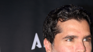 Eduardo Verástegui es acusado de hacer comentarios transfóbicos sobre Wendy guevara, refiriendose a ella como "vato"