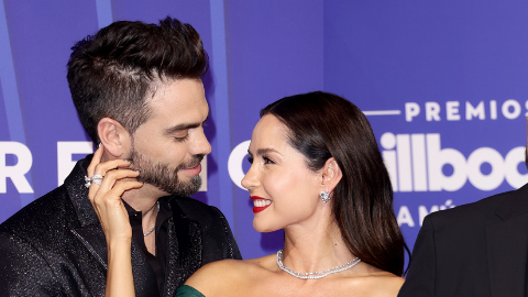 Los momentos más memorables de la alfombra de los Latin Billboard incluyen estilos impresionantes y emotivos reencuentros entre las estrellas