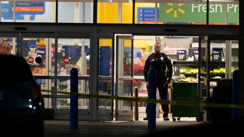 Policía en Walmart