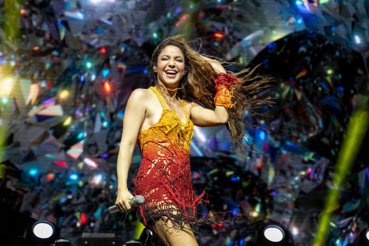 Shakira broke the viewing record with the video for “Soltera”