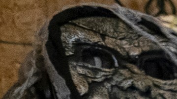 Denisse Rodarte, dueña de Sunday’s Best Vintage, posa para un retrato en su negocio en Echo Park.