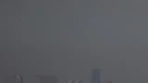 Teherán después de que se escucharan varias explosiones en la capital iraní.
