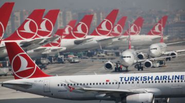 El vuelo TK204 de Turkish Airlines aterrizó en Nueva York tres horas después de la emergencia médica.