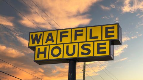 Waffle House cerrará locales en Tampa ante el huracán Milton