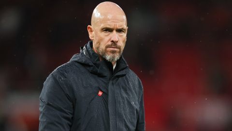 Manchester (United Kingdom), 29/09/2024.- Manchester United manager Erik ten Hag reacts after the English Premier League soccer match between Manchester United vs Tottenham Hotspur, in Manchester, Britain, 29 September 2024. (Reino Unido) EFE/EPA/ADAM VAUGHAN EDITORIAL USE ONLY. No use with unauthorized audio, video, data, fixture lists, club/league logos or 'live' services. Online in-match use limited to 120 images, no video emulation. No use in betting, games or single club/league/player publications.