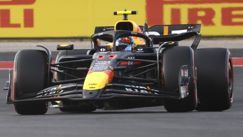 Austin (United States), 19/10/2024.- Sergio Perez of Mexico for Team Red Bull Racing in action during the Qualifying for the Formula One United States Grand Prix in Austin, Texas, USA, 19 October 2024. The 2024 Formula 1 United States Grand Prix is held at the Circuit of the Americas on 20 October. (Fórmula Uno, Estados Unidos) EFE/EPA/JOHN MABANGLO