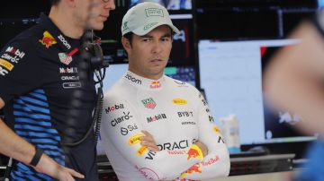 AMDEP9263. CIUDAD DE MÉXICO (MÉXICO), 25/10/2024.- El mexicano Sergio Pérez de Red Bull participa en la segunda practica del Gran Premio de México este viernes, en el Autódromo de los Hermanos Rodríguez en Ciudad de México (México). EFE/ Isaac Esquivel