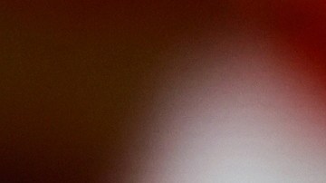 El mediocampista español Rodri recibiendo el galardón del Balón de Oro 2024 este lunes en París.