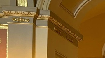 El gobernador de California, Gavin Newsom, firmó el lunes una ley destinada a evitar que los precios de la gasolina se disparen.