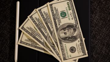 dollars-6771260_1280