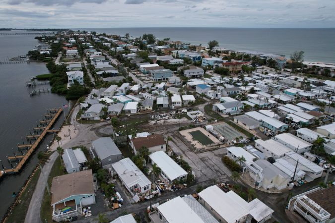 Varios aeropuertos de Florida permanecerán cerrados durante el impacto del huracán Milton.