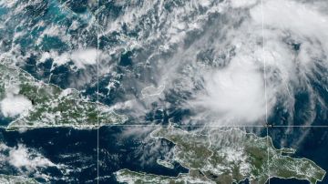 El huracán Oscar cerca de las islas Turcos y Caicos.