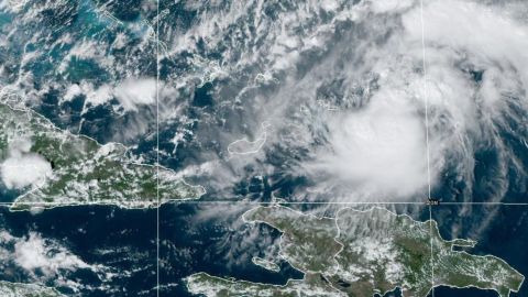 El huracán Oscar cerca de las islas Turcos y Caicos.