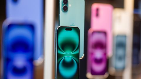 iPhone 16