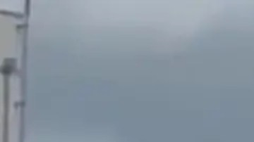 Un tornado toca tierra en Florida antes del huracán