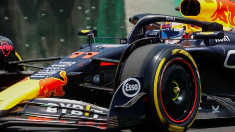 El piloto mexicano de la escudería Red Bull, Sergio "Checo" Pérez no tuvo un buen primer día en el fin de semana del Gran Premio de Brasil.