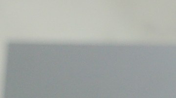 El piloto español Carlos Sainz Jr. se toma un café en el paddock del circuito de Interlagos de Sao Paulo.