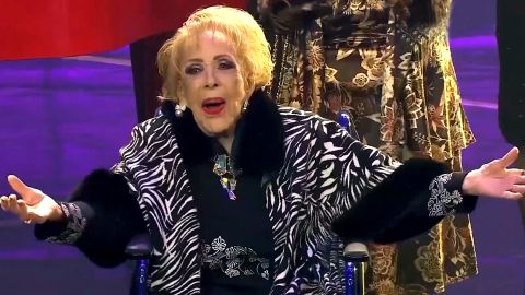 Silvia Pinal Luis Miguel homenaje